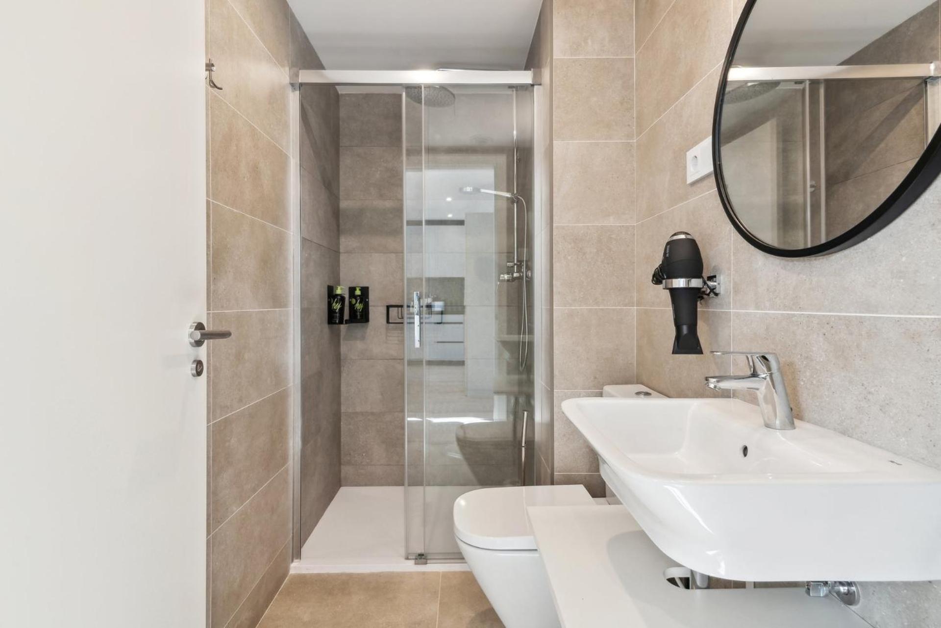 Limehome Valencia Carrer Del Pare Palau I Quer エクステリア 写真