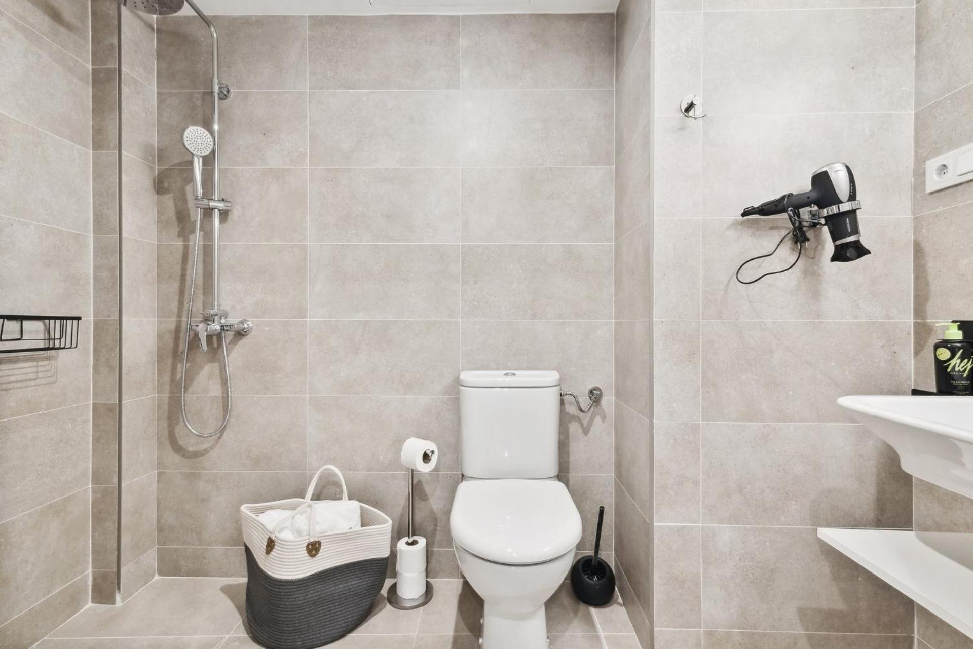 Limehome Valencia Carrer Del Pare Palau I Quer エクステリア 写真